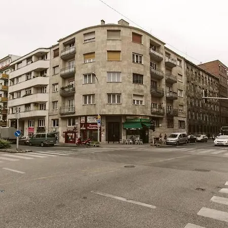Διαμέρισμα Bauhaus With Parliament View Βουδαπέστη